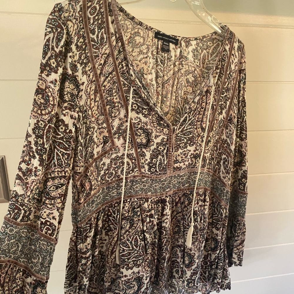 American Eagle paisley print shirt